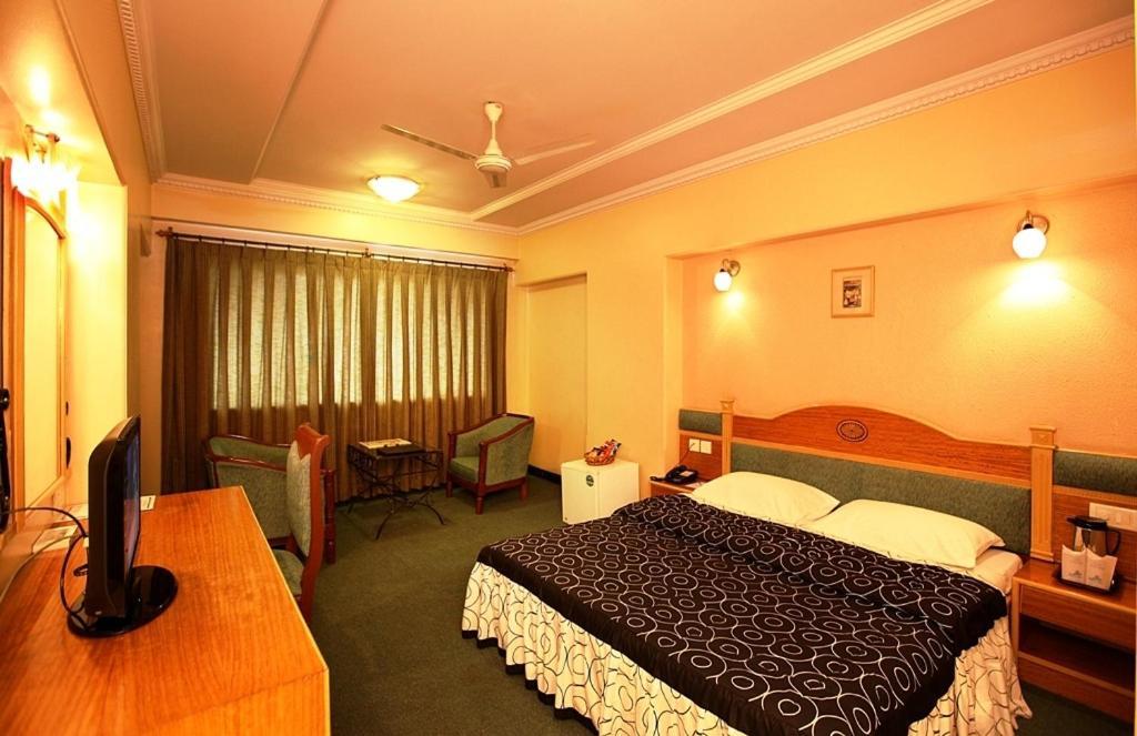 Brijwasi Royal Hotel Mathura Kültér fotó