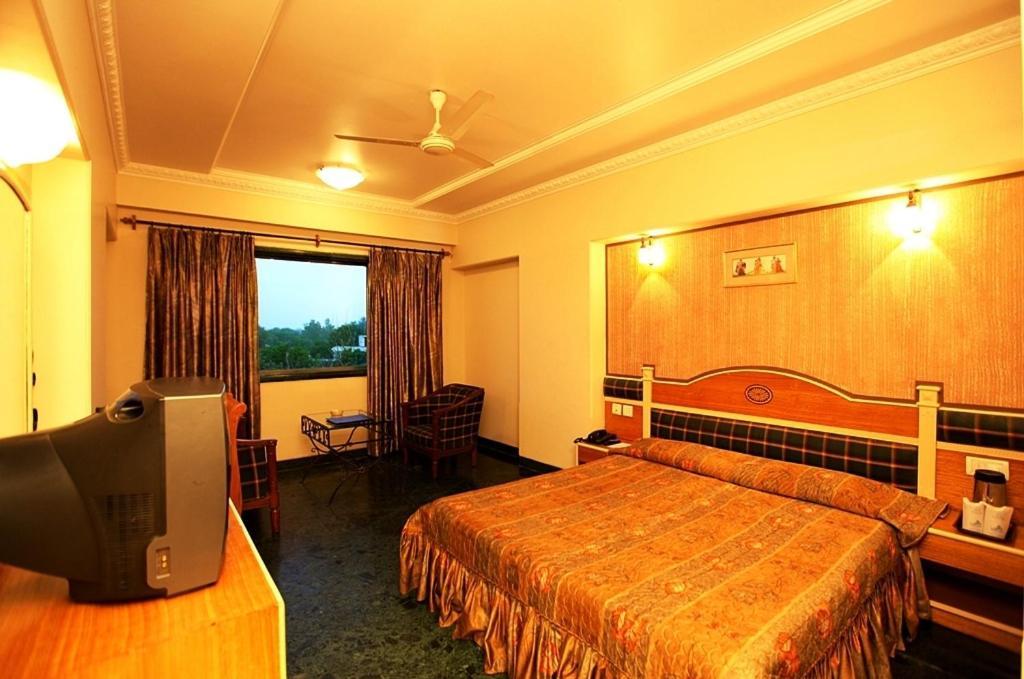 Brijwasi Royal Hotel Mathura Kültér fotó